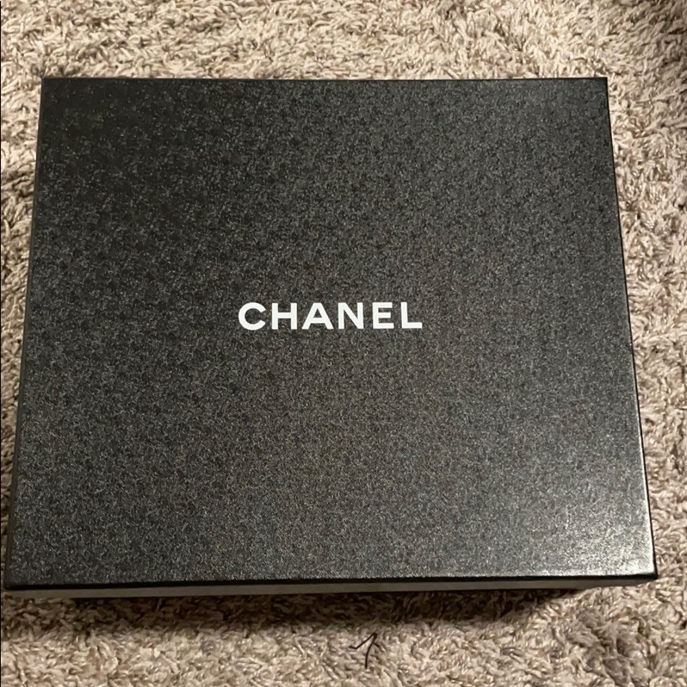 Chanel runners